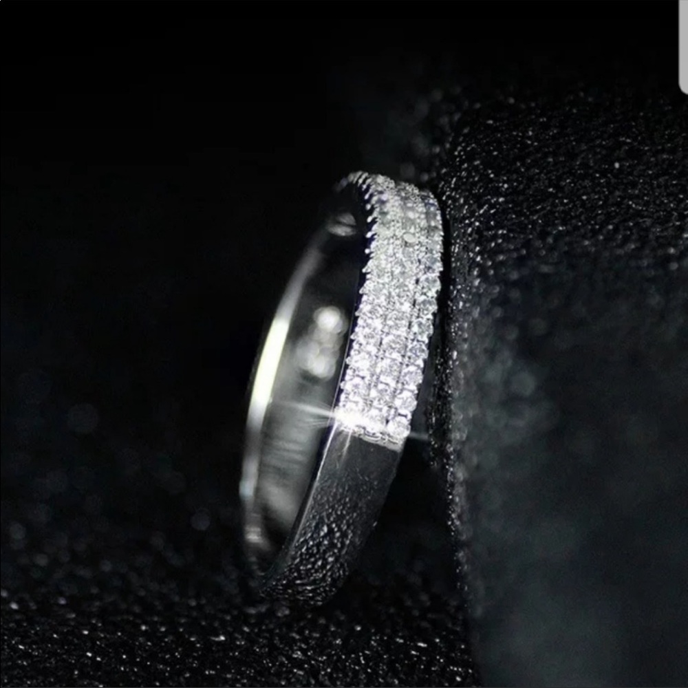 Brand new women’s bridal exquisite crystal ring - Picture 4 of 5